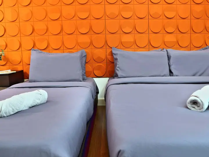 Climbing Bunk, bedroom 1: queen bed, single bed
