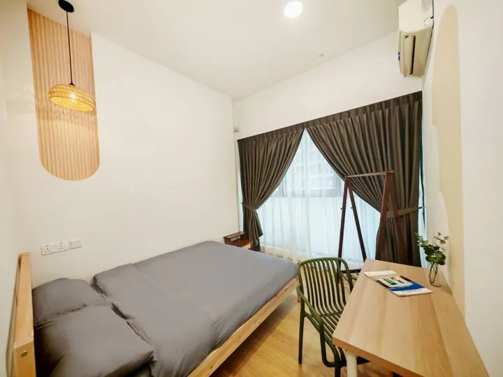 Kid Scandi Lounge, bedroom 3: queen bed