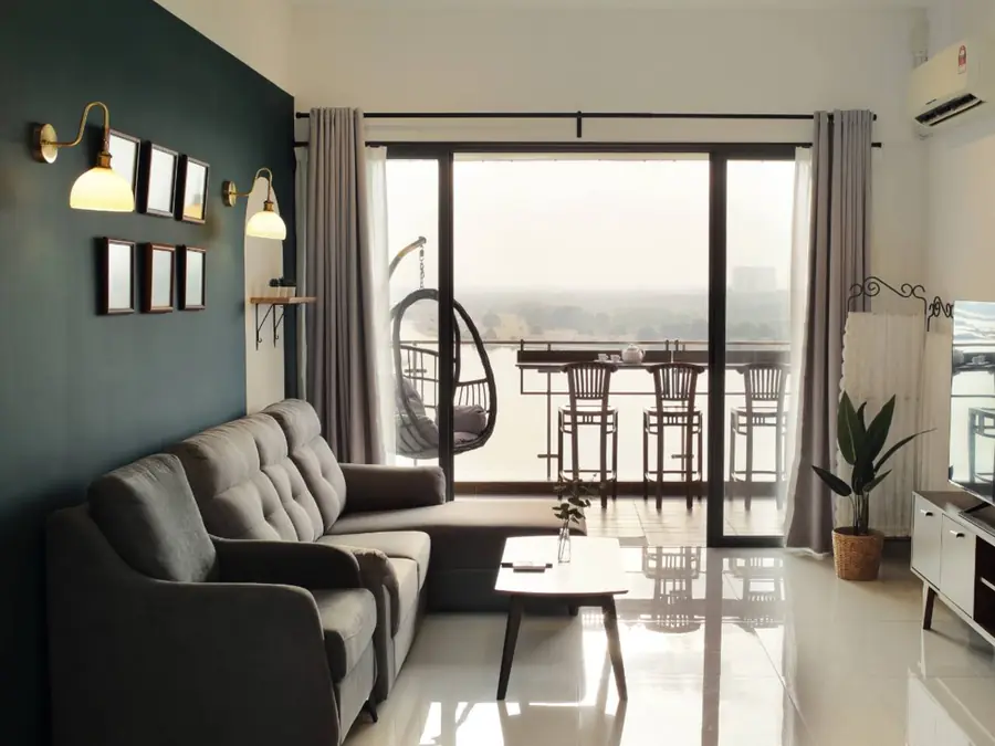 Luxe Balcony Bliss, photo 2 of 76