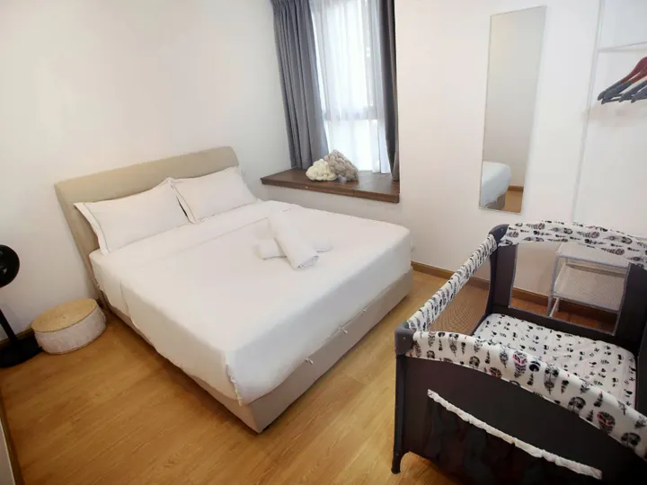 Muji Gem, bedroom 2: queen bed