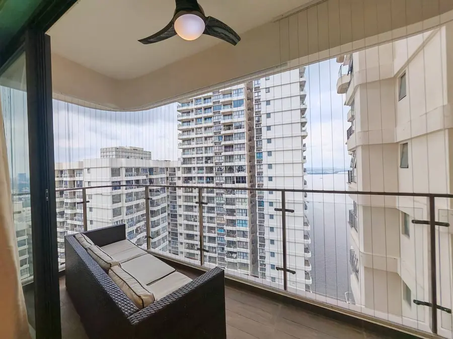 Playful 3BR, photo 5 of 110