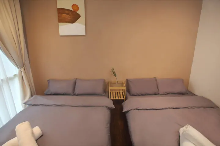 Scandinavian Escape, bedroom 2: 2 × queen bed